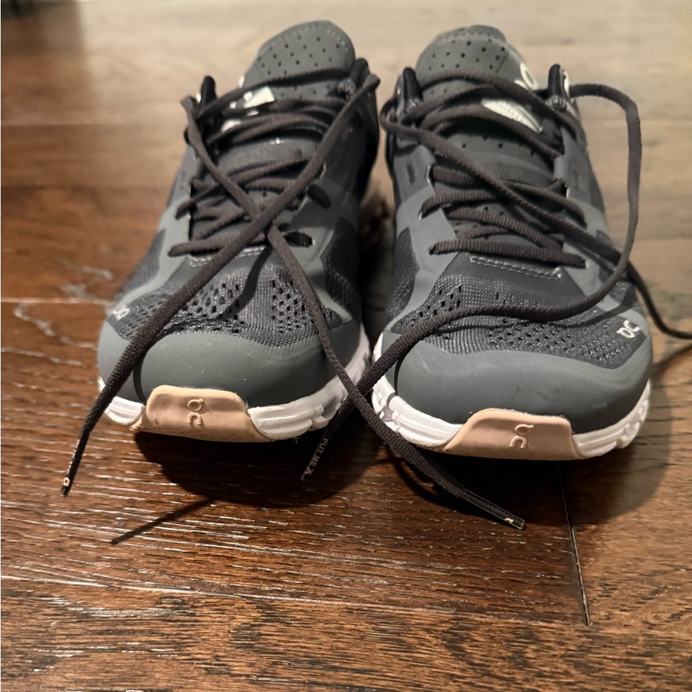On Running Charcoal and White Athletic Shoes Women’s Size 6.5